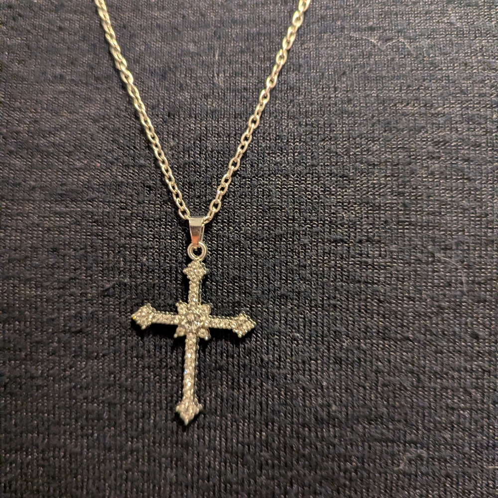 Elegant Silver Cross Pendant Necklace